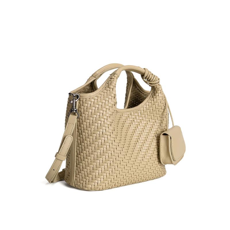 Retro fashion hand-woven bag large capacity commuting temperament portable tote bag high sense sheepskin mother bag women
