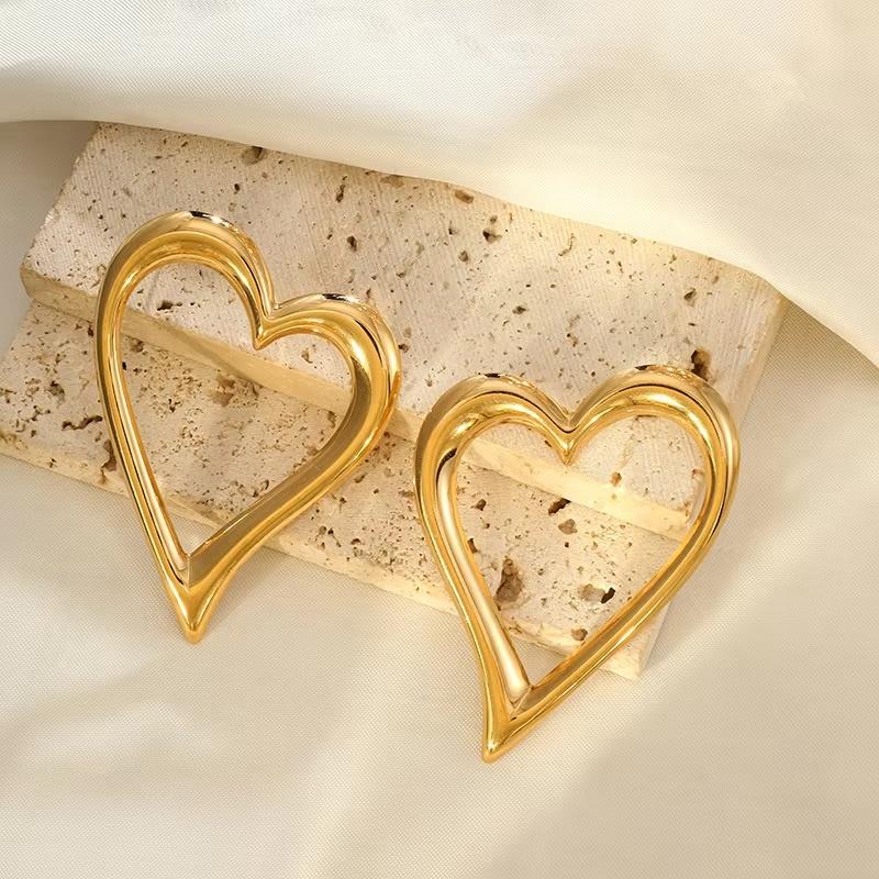 Fashion Minimalist Geometric Heart Stud Earrings Personality Gold Plated Stainless Steel Hollow Out Heart Earrings Daily Wear