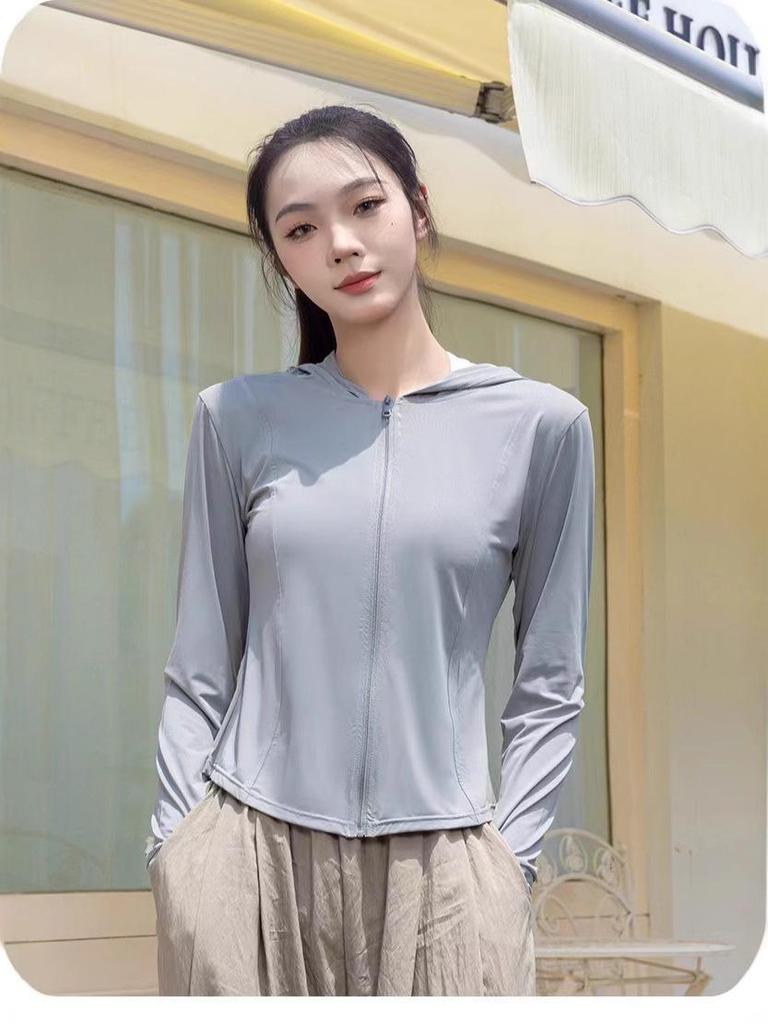 Women's Summer Ice Silk UV Protection Jacket - Breathable, Slim-Fit, Cooling, Sun Protection Clothing for Yoga