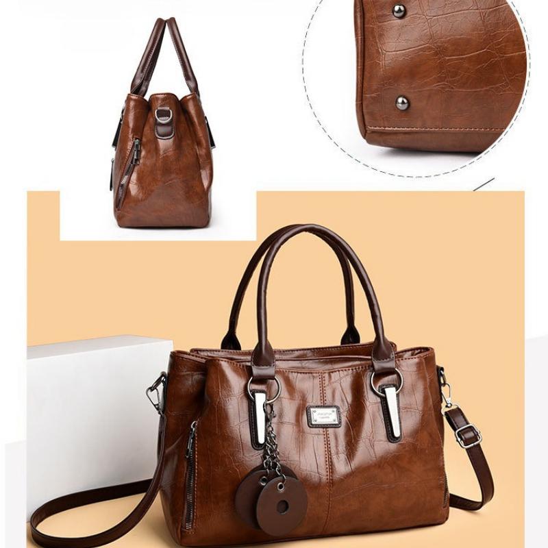 Retro European and American Style Women's Bag, Large Capacity, Soft Leather, Color-blocked, Handbag, Crossbody Bag, Commuter Bag.