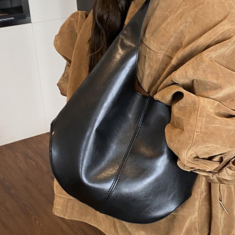 Large-capacity Tote Bag for Commuting To Work, Women's Single-shoulder Bag, Casual and Niche Hand-held Armpit Bag