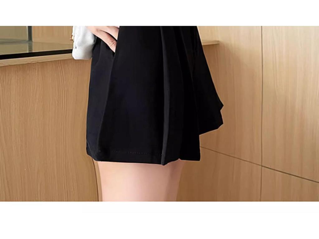 Women's High-Waist Black Casual Summer Shorts, Petite A-Line Wide-Leg Design, 2024 Collection.