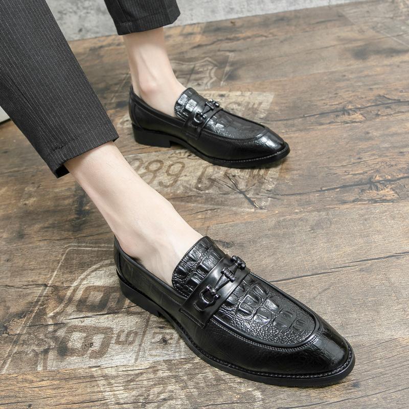 Foreign trade large size men's crocodile pattern embossed pointed head business dress one-pedal leather shoes size 46 autumn new leather shoes