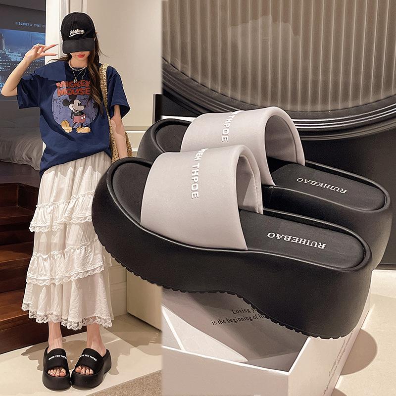 Retro Black One-word Thick-soled Slippers Women's Summer Wear 2025 New Heightened Anti-skid Shit Sandals