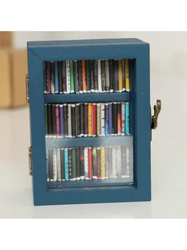 1-piece set of anxiety relieving bookshelf (including 60 books), free from anxiety, mini book house ornaments