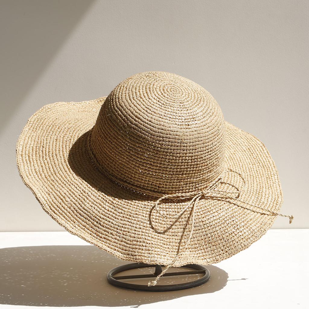 2026 Large Brim Straw Hat Raffia Hand-woven Pattern Straw Hat Sun Protection Beach Sun Hat Women's British Retro Basin Hat