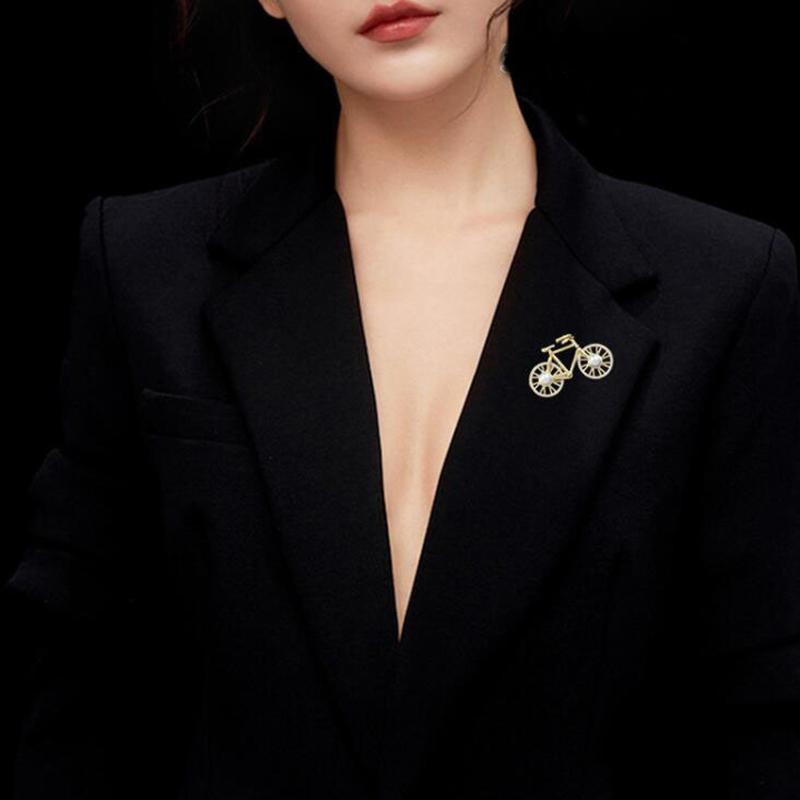 Personality Bicycle Shape Brooch  Leisure Cycling Sports Jewelry