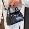2025 Premium Spice Girl Style Simple Portable Shell Bag Niche Design Versatile Commuter Temperament Messenger Bag Women