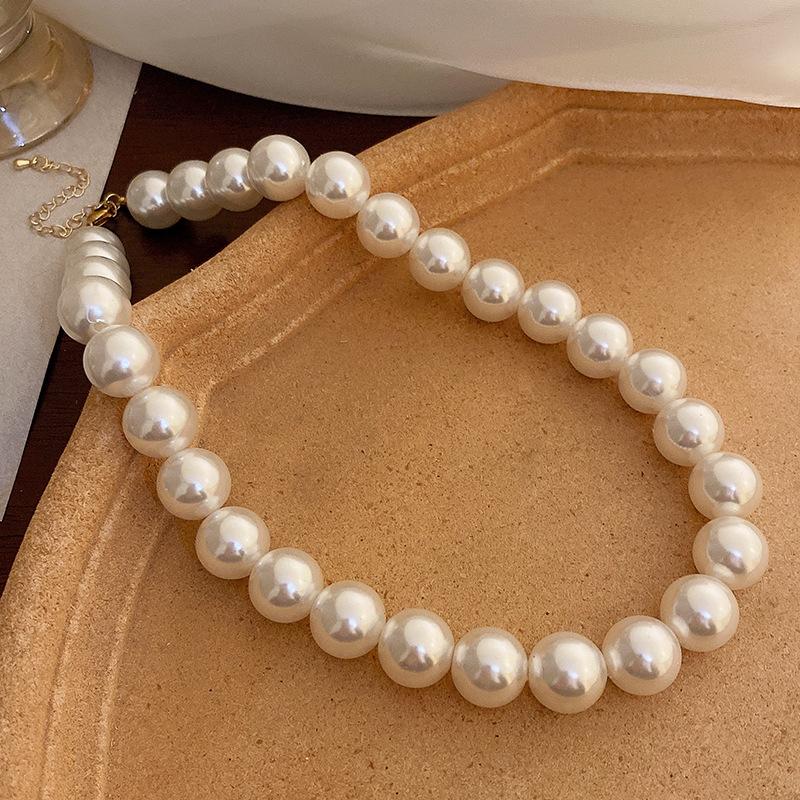 French Retro Temperament Baroque Pearl Necklace Women's Elegant Versatile Collarbone Chain Light Luxury Necklace