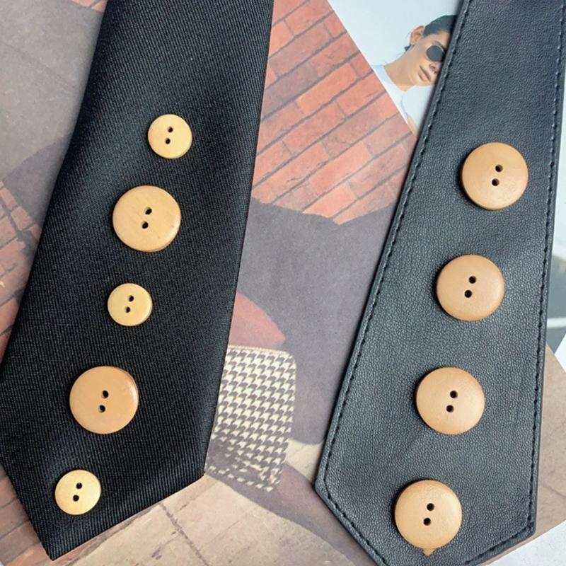 Kurze Knopf-Krawatte Preppy-Stil Uniform-Design Einfaches Anstecken Für Männer Business Casual Tragen Polyester