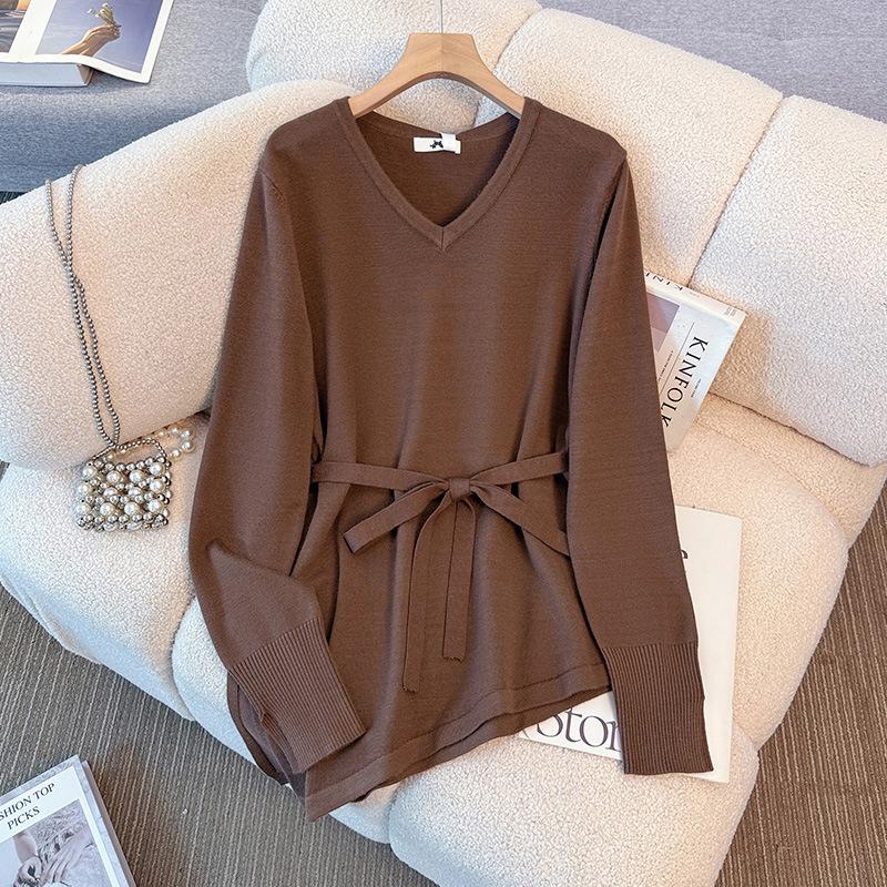 

Новая женская одежда больших размеров для осени и зимы отличается модным и стильным дизайном. Наденьте вязаный свитер поверх этого 6XL кофейный