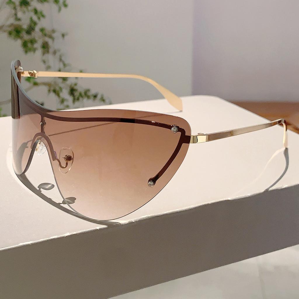 Vintage One Piece Cat Eye Sunglasses Women For Men Luxury Brand Designer Sun Glasses Popular Outdoor Goggle Punk Rivet Shades