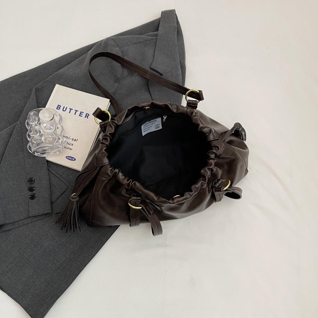 Unterarm-Pendeltasche für Damen, großes Fassungsvermögen, neue Herbst- und Winter-Freizeit-Retro-Plissee-Einzel-Schulterhandtasche