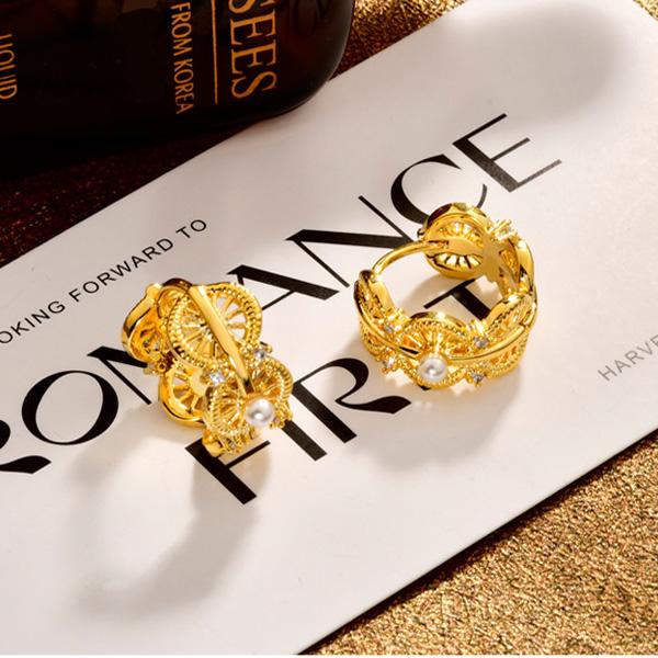 European Vintage Hollow Lace Pearl Hoop Earrings Gold Plated Zircon Ear Buckles for Women