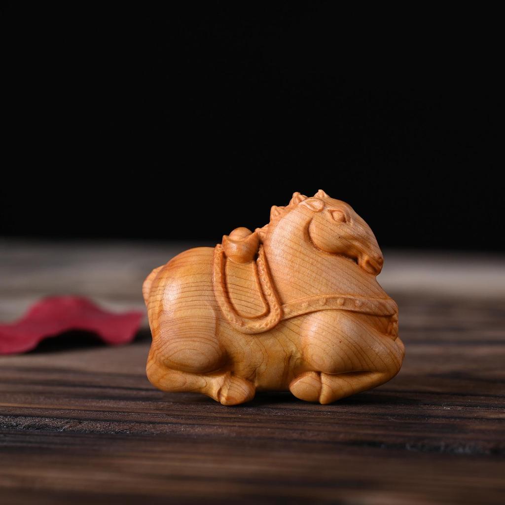 Tang Dynasty Horse Handheld Solid Wood Carving - Natural Cliff Cypress Animal Zodiac Ornament