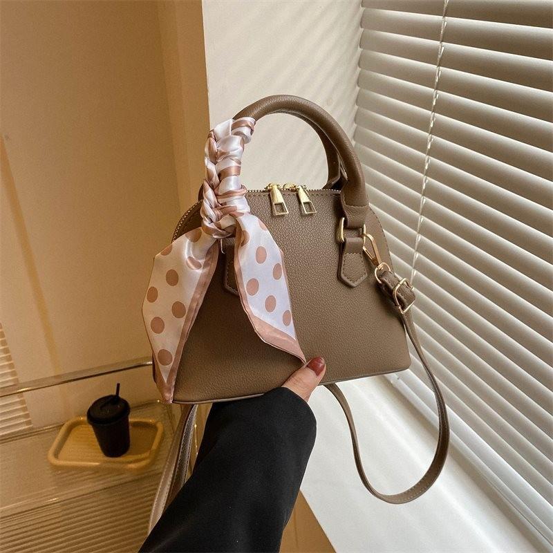 

Fashionable Summer Sling Bag With Unique Shell Shape And Soft Texture For Women хакі