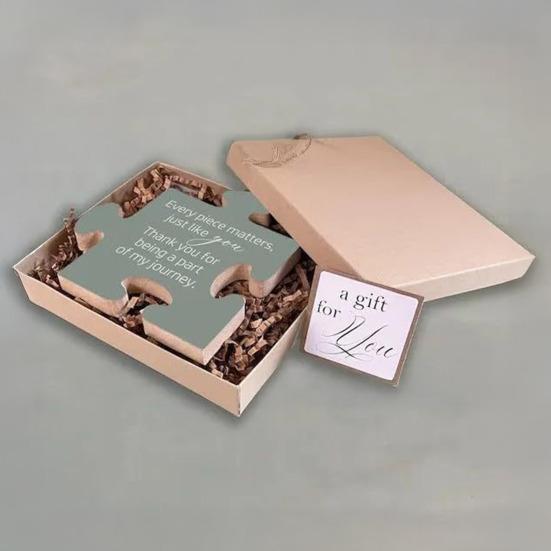 Dřevěná puzzle dekorace stolní puzzle ve tvaru ozdoby suvenýr dárek na rozloučenou a projev vděčnosti pro kolegy přátele