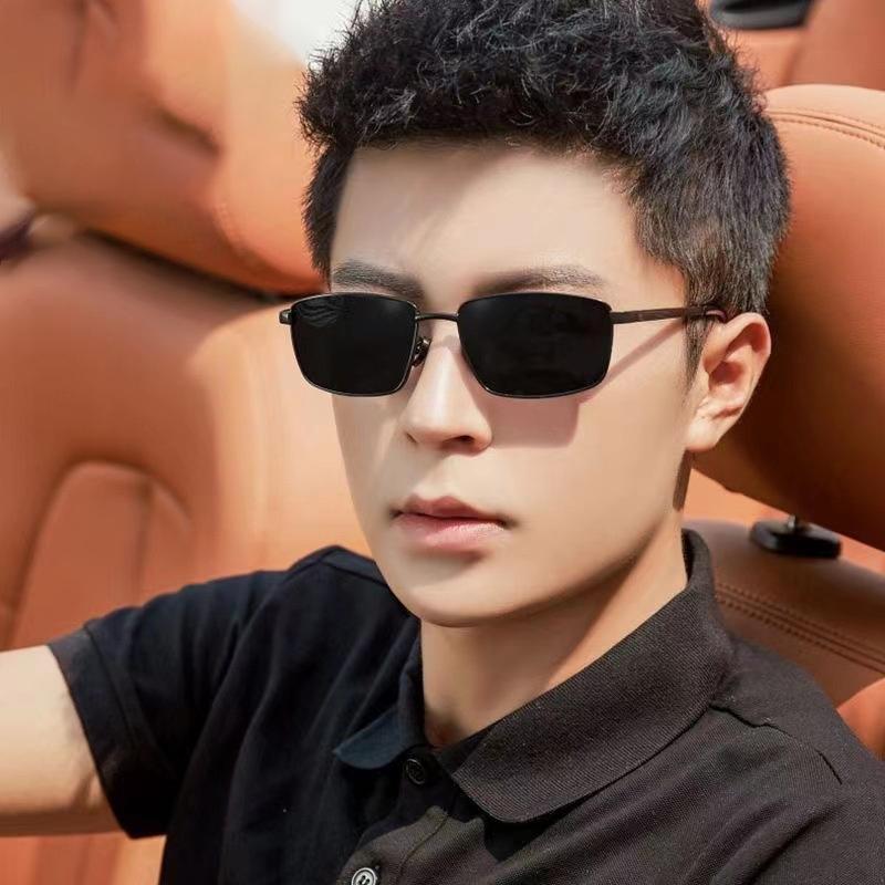 RUISIMO Photochromic Sunglasses Men Chameleon Pilot Driving Square Eyewear UV Protection Lightweight Durable