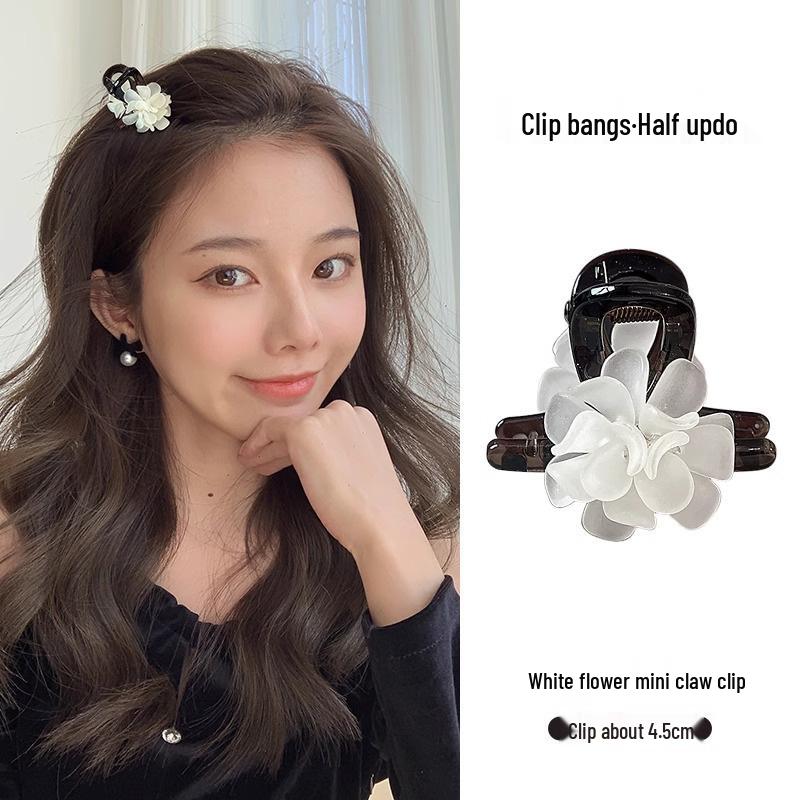 Exquisite Camellia Hair Clip: Elegant Shawl Accessory for Short Hair, Ideal for Stylish Half-Tie Looks and High-End Fashion.