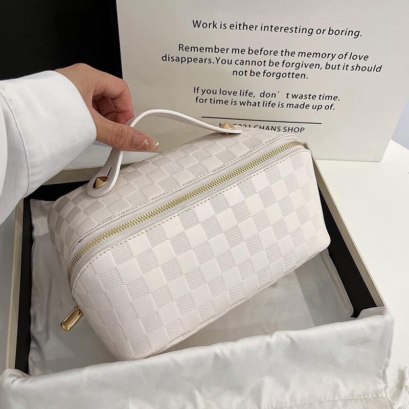 Большая косметичка OEING