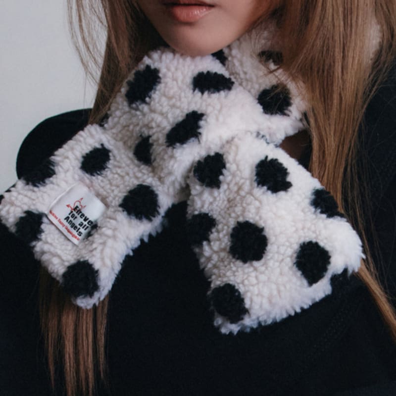 

Eireve PETITE SHERPA MUFFLER (POLKA DOT CREAM) Cream White