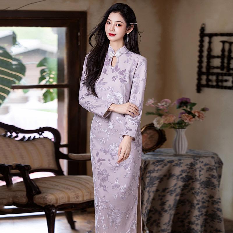 Fialový samet zimní oblečení národní styl nový čínský dlouhý rukáv cheongsam zima silný vylepšený pro mladé ženy vysoký pocit