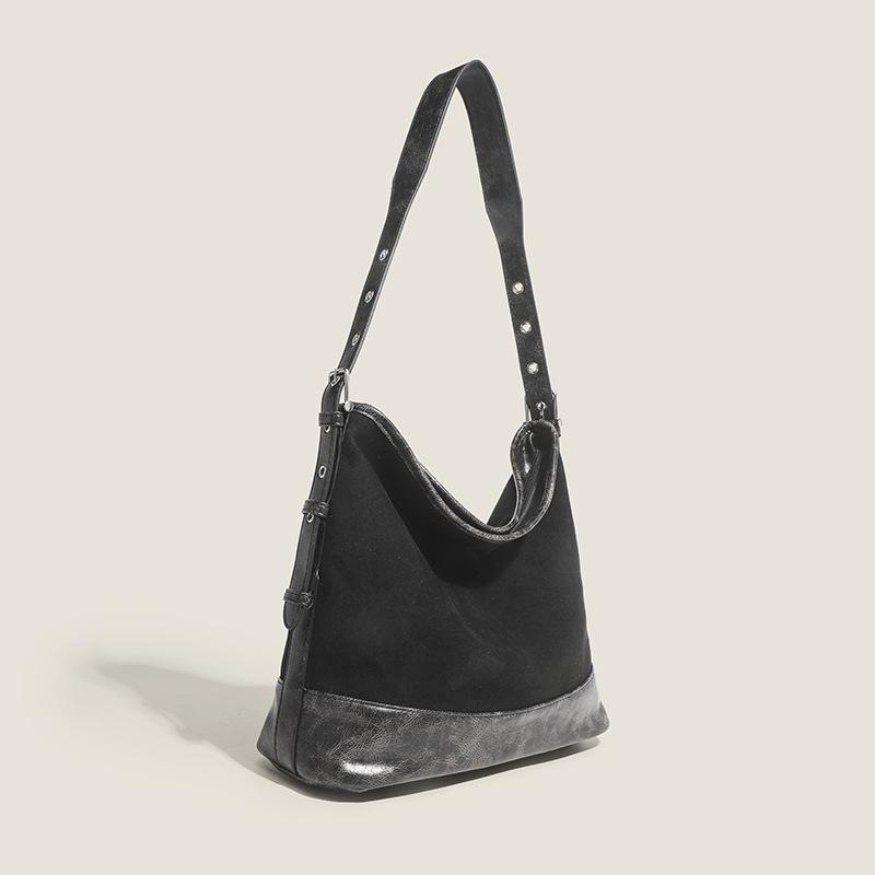 This Year's Popular Underarm Bags for Women Are the 2024 Spring-summer New Models Made of Soft Leather, Offering a High-end Fashion Feel