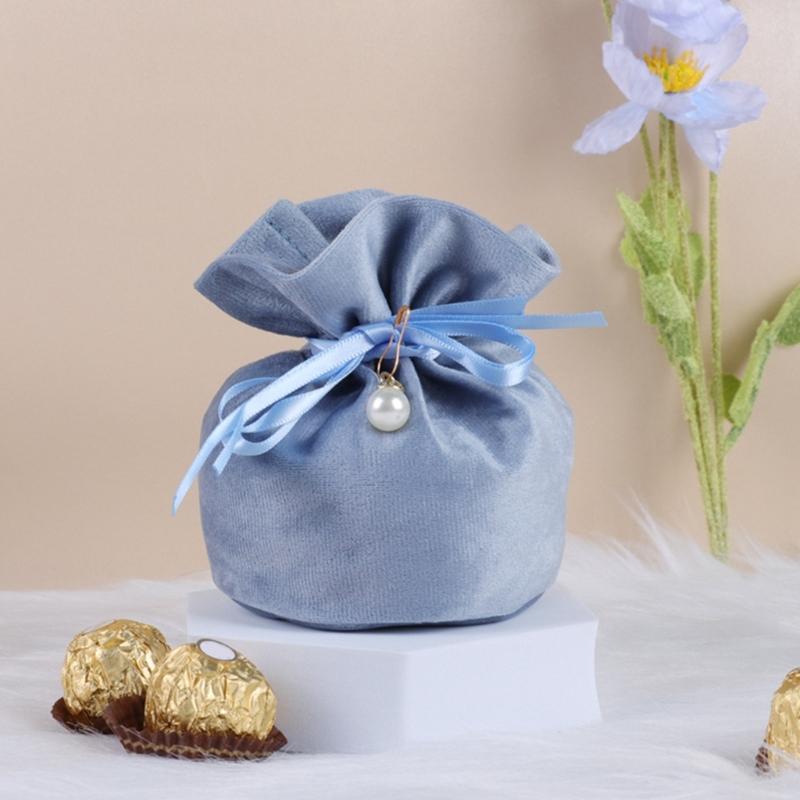 20Pcs Delicate Plush Gift Storage Pouches Luxurious Plush Pouches for Wedding Favors Chocolate and Candy Gifting