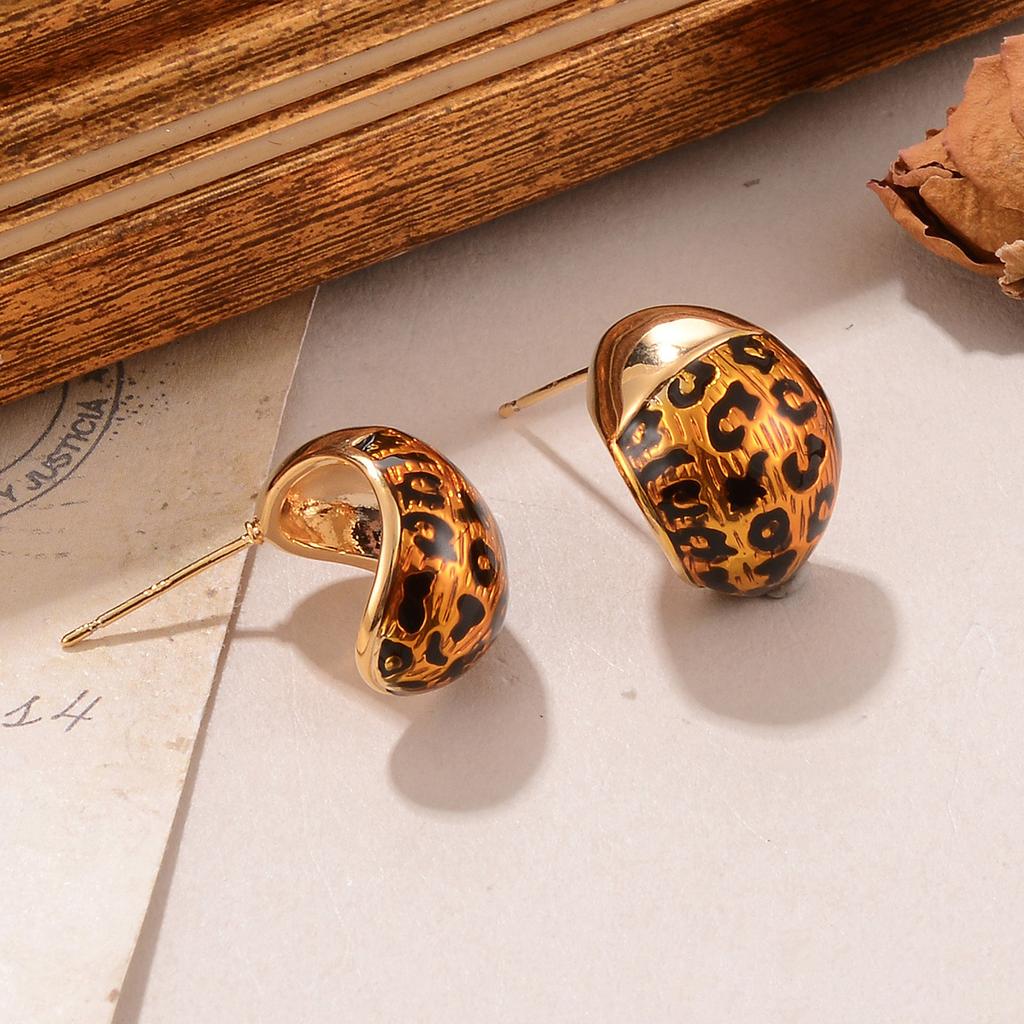 Autumn and winter new geometric round drop glaze leopard print stud earrings design sense simple wind versatile silver needle earrings heart earrings