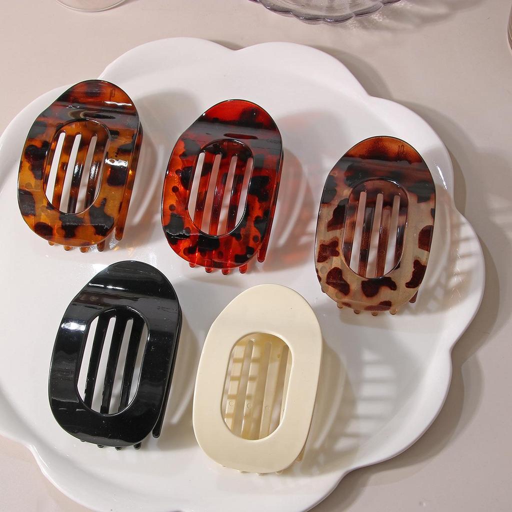 Large Round Duckbill Hair Clip with Strong Grip and Bendable Teeth - Hair Accessory