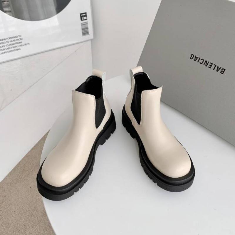 Autumn and winter round head solid color large size medium boots medium heel thick-soled leather boots sleeve non-slip women's boots new Martin boots