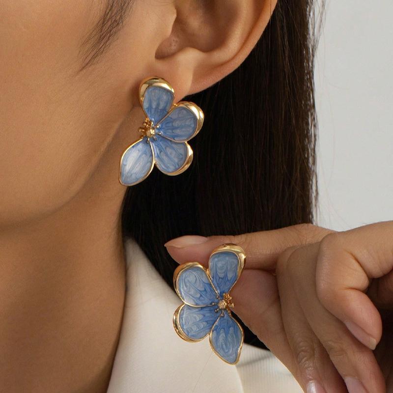 Vintage Blue Drip Oil Flower Stud Flower for Women Exquisite Metal Four Petal Floral Temperament Earrings Wear Jewelry Gift