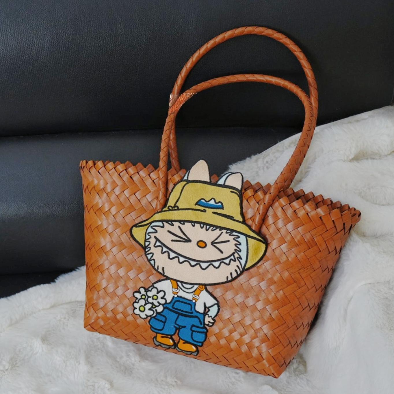 

Labubu Summer new style net red woven basket bag shoulder handbag women s bag cute pull cloth cartoon rattan bag 5481 KTY 22*12*22