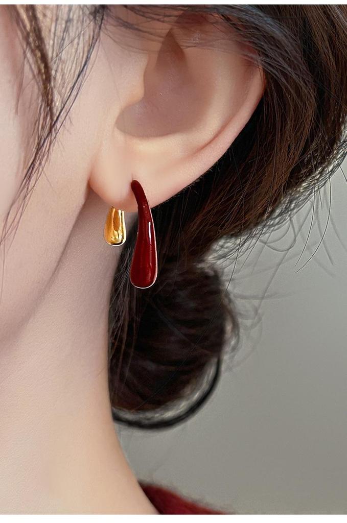 Czerwone Kolczyki Sztyfty z Glazurą Drip na Rok 2025: Styl Luksusowy i Elegancki