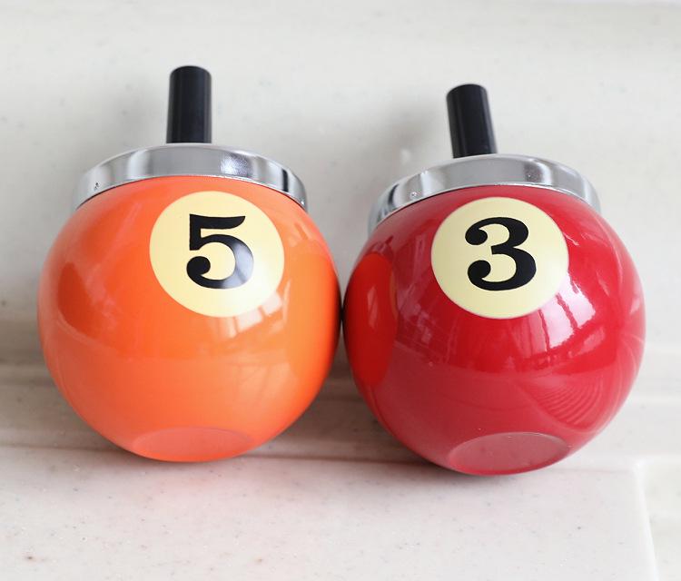 Large Star Moon Billiards Ashtray with Lid - Creative Anti-Fly Metal Iron Decor