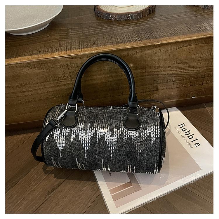 

Джинсова сумка в стилі ретро, ​​жіноча, 2024, нова сумка-подушка на плечі, портативна сумка-месенджер, прикрашена блискітками, в іноземному стилі чорний