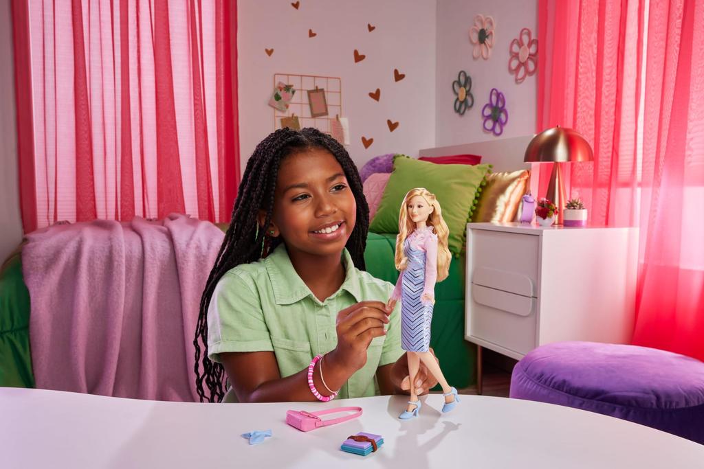 Mattel Universal Wicked Glinda Fashion Doll Accessories with Styled Blonde Poseable Removable Uniform Look & Hair, &