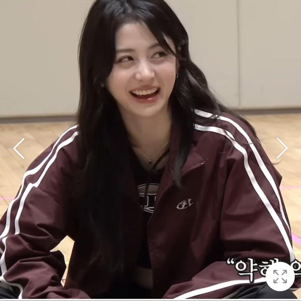 [USED] Rock Cake Nylon Jacket Worn by Yunjin of Le Seraphim