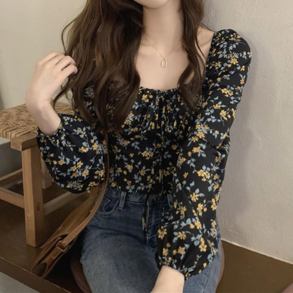 French Floral Square Collar Shirt Female Elegant Design Sense Niche Bubble Sleeve Slim Tops Vintage Pleated Spring Collarbone Blouse