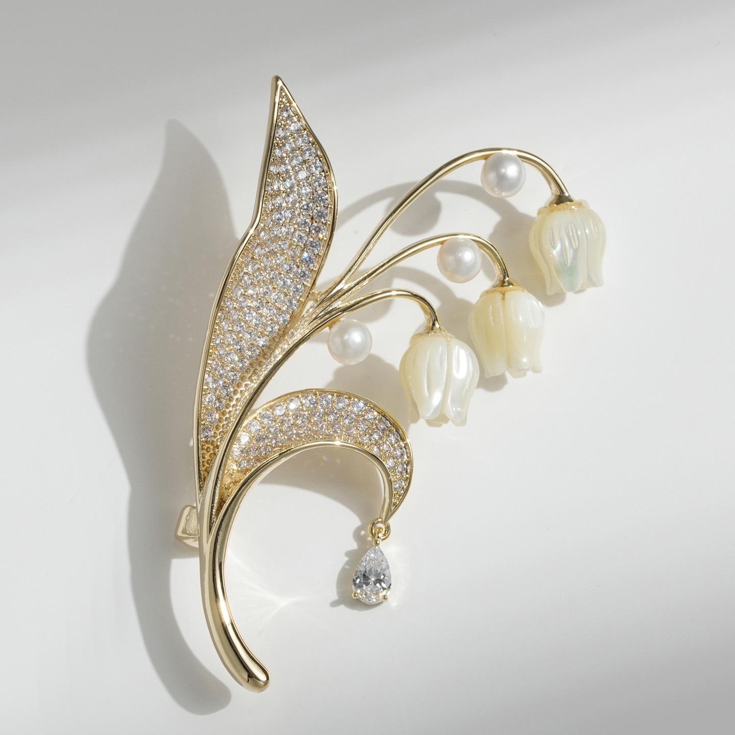 Luxury Lily of the Valley Freshwater Pearl Brooch – High-End Floral Lapel Pin for Women