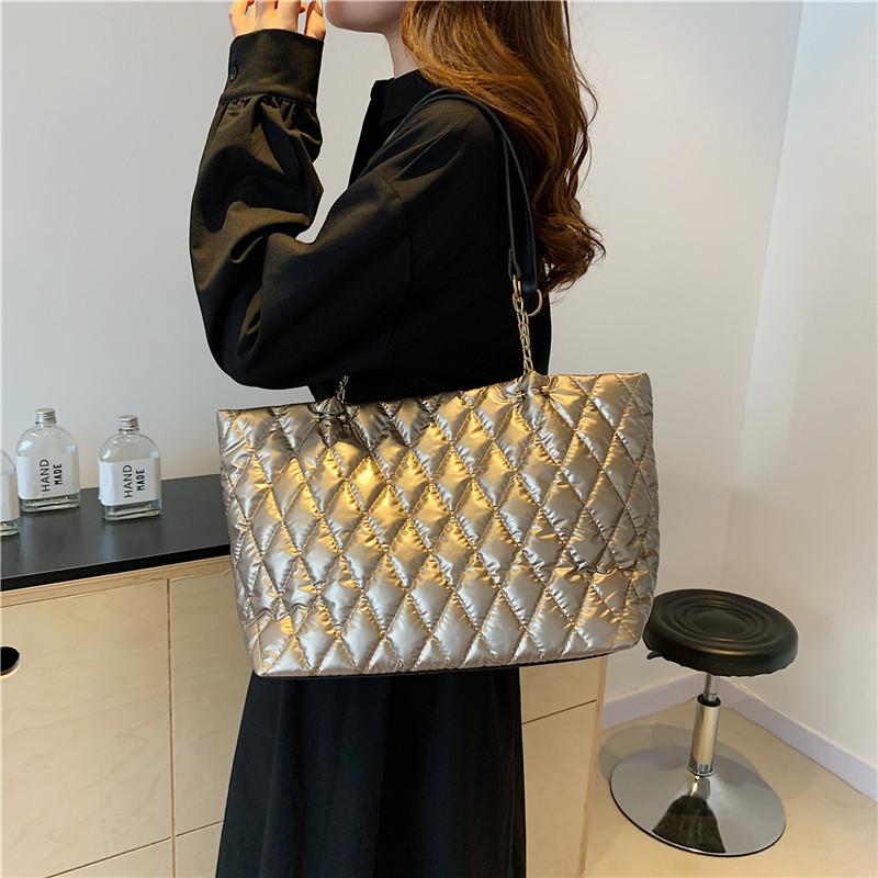 Stylish Large Capacity Tote Bag For Women Perfect For School And Daily Use