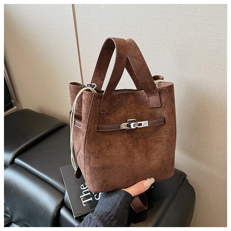 Suede bag women's autumn and winter new niche shoulder messenger bag matte retro portable bucket bag