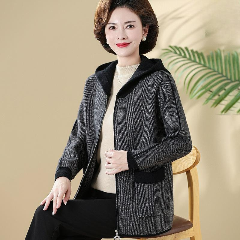 

Мать Осень Короткий Вязаный Кардиган с Капюшоном Куртка для Среднего Возраста Куртка для Женщин Среднего и Пожилого Возраста Свитер Топ M чёрный