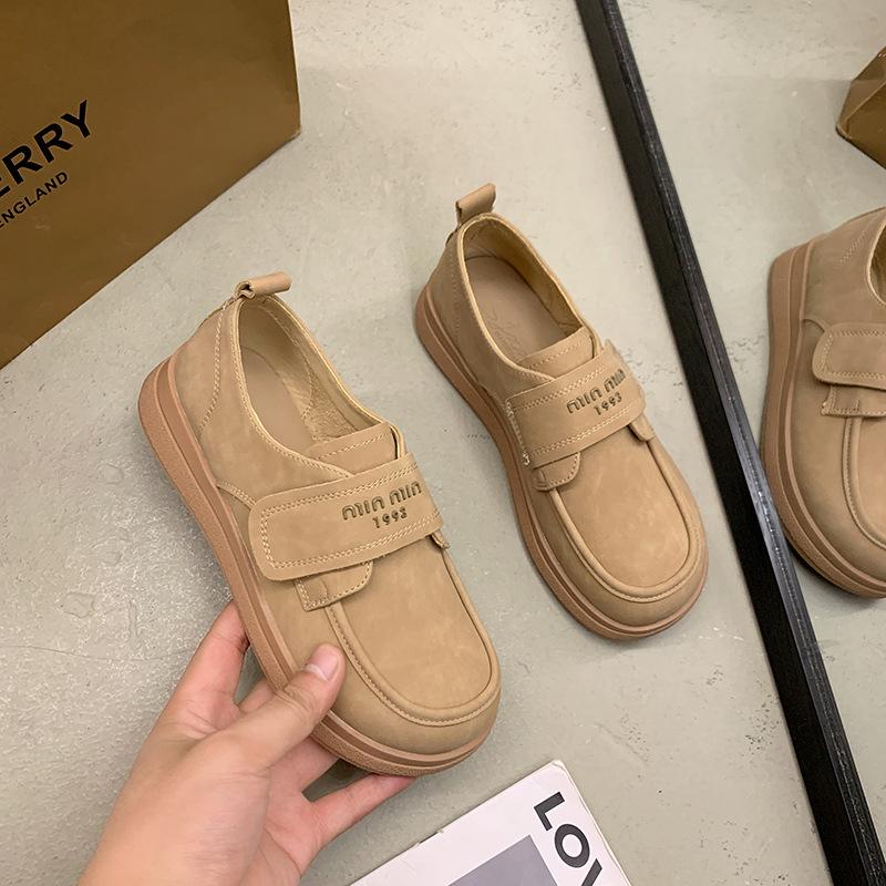 Niche Velcro single shoes women's 2025 spring new flat-bottomed versatile round head daily soft-soled one-pedal Doudou shoes