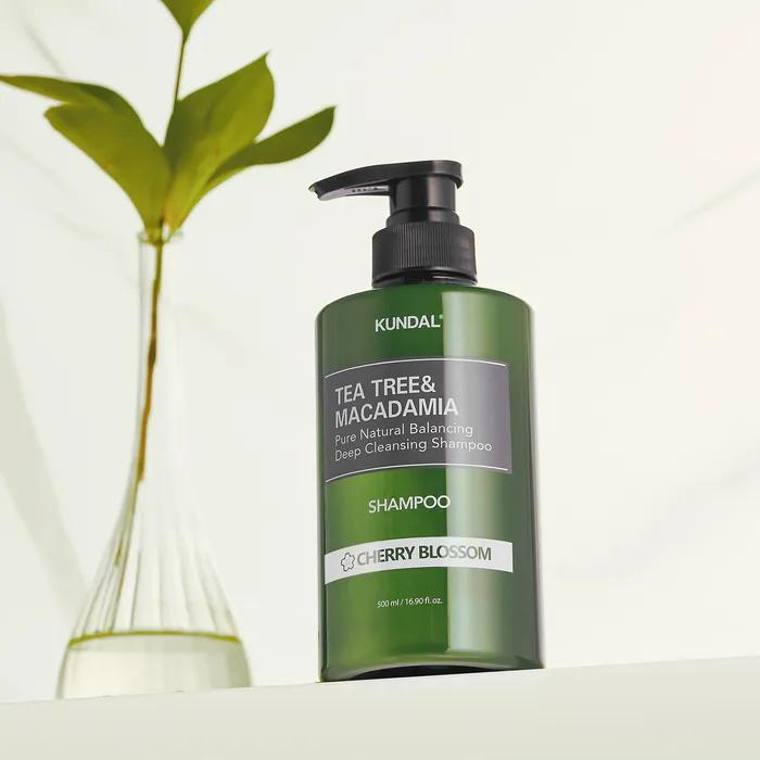 Hloubkově čistící olejový šampon Tea Tree & Macadamia 500 ml