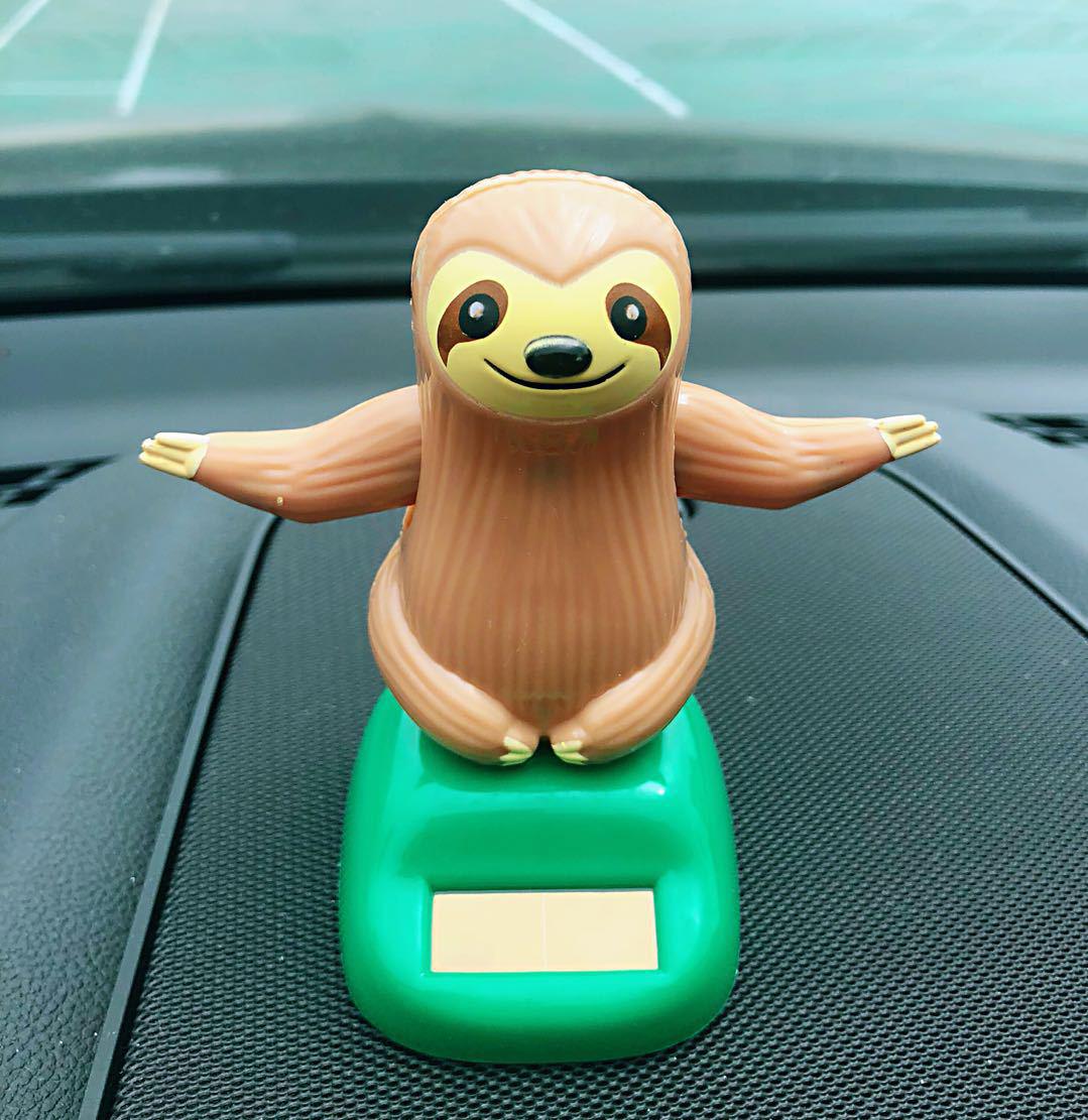 

Sloth Solar-Powered Car Ornament - Cartoon Shaking Head Doll, Creative Halloween Gift, Custom Car Accessory