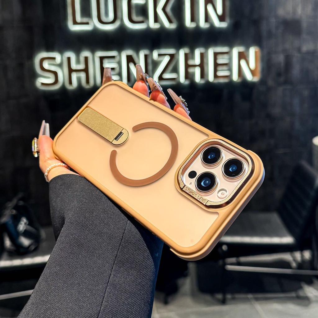 The new skin-sensitive magnetic suction bracket mobile phone case is suitable for Apple 16Promax hidden bracket with magnetic attraction 13/14.