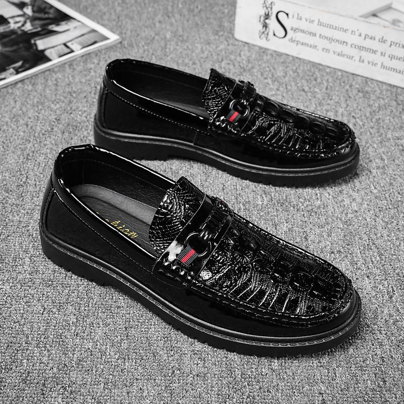 Summer breathable business casual shoes soft sole leather surface lazy single shoes versatile non-slip men's shoes 2025 men's loafers