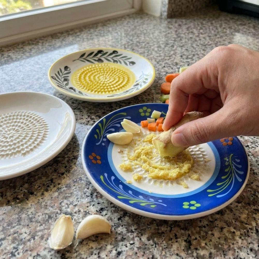 Bol de broyage céramique efficace Plaque râpe à assaisonnement manuelle Outil de broyage légumes Disque râpe