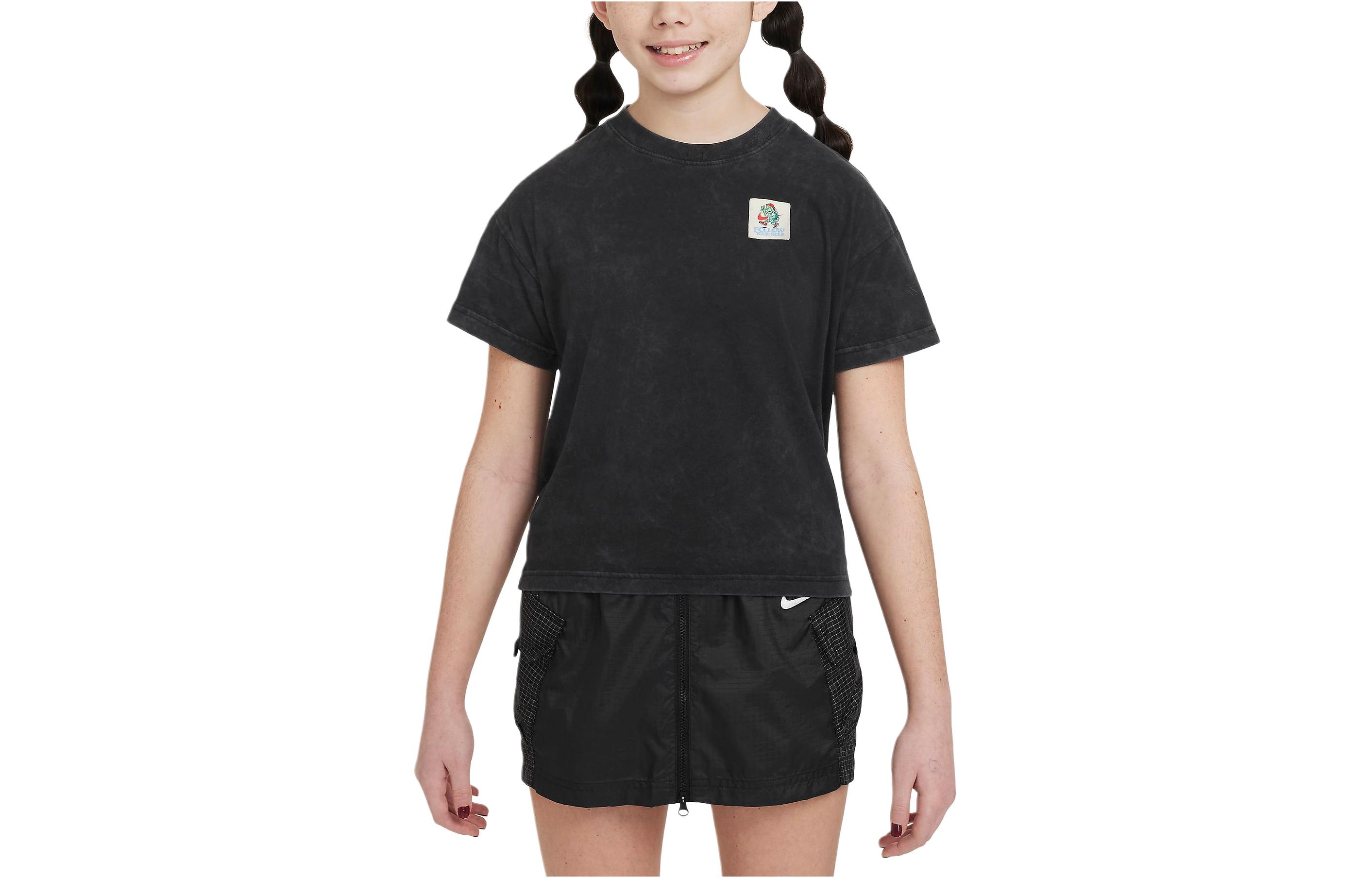 

Nike Sportswear T Shirt Kids Black FV5416-010 L